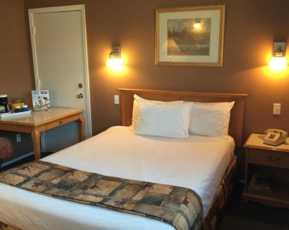 Canadas Best Value Inn Kelowna Exterior photo