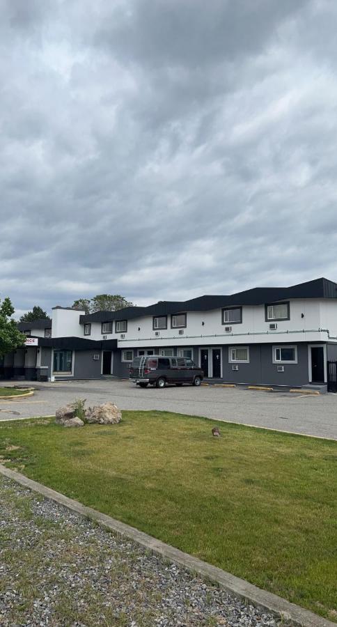 Canadas Best Value Inn Kelowna Exterior photo