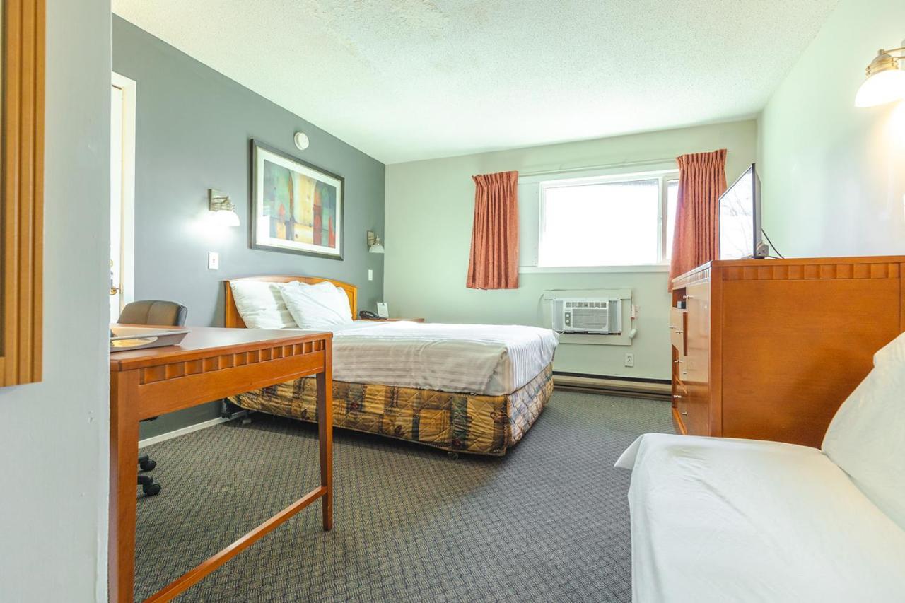 Canadas Best Value Inn Kelowna Exterior photo