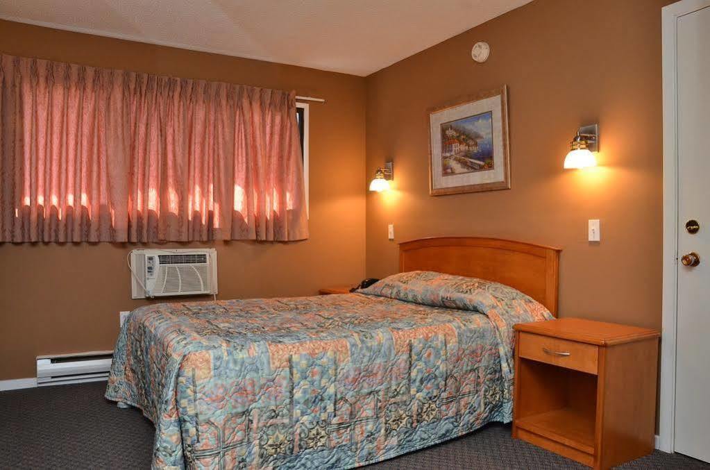 Canadas Best Value Inn Kelowna Exterior photo